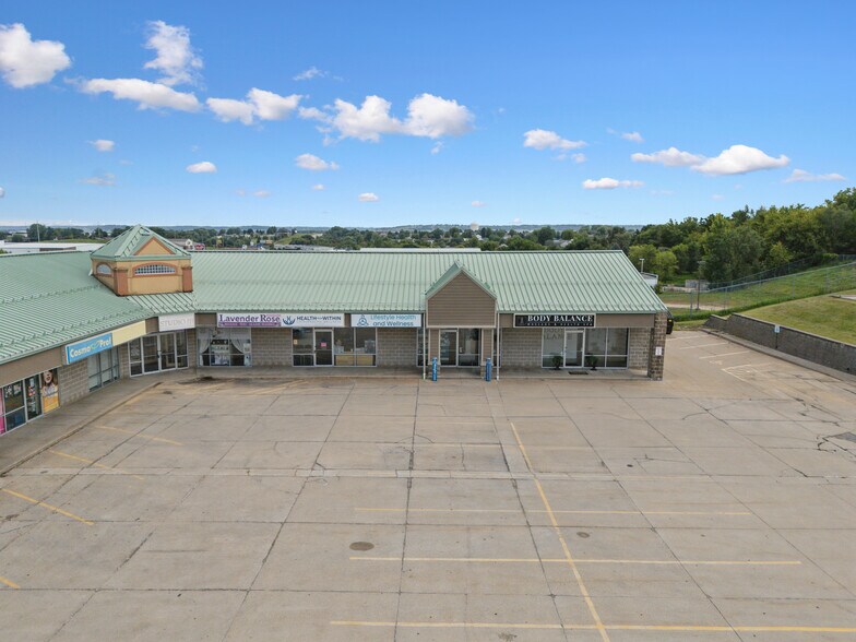 4855 Asbury Rd, Dubuque, IA à louer - Photo du bâtiment - Image 3 de 7