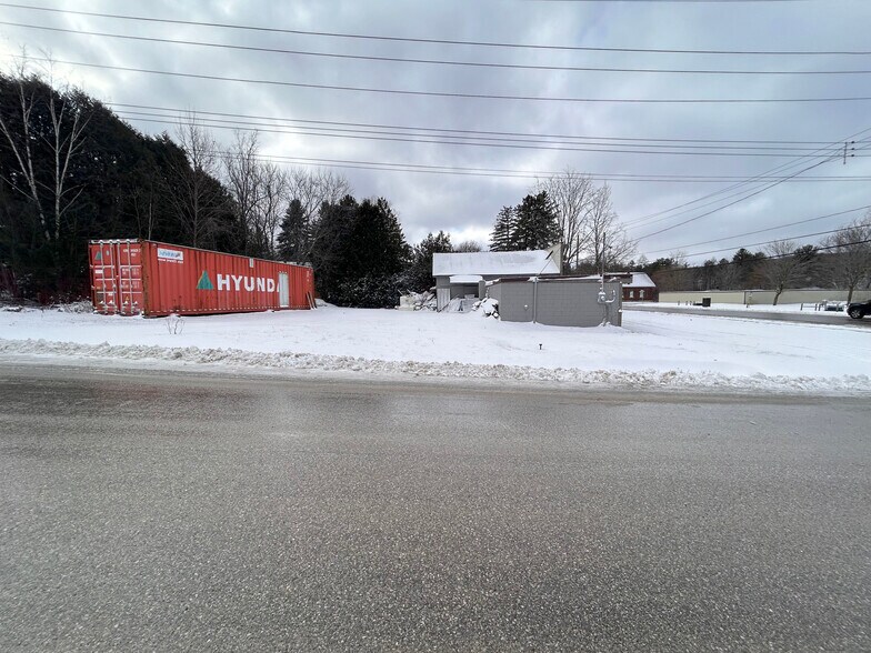 156 Robert St W, Penetanguishene, ON à vendre - Photo du bâtiment - Image 2 de 5