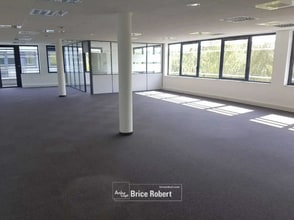 Office in Saint-Priest for lease Interior Photo- Image 2 of 7