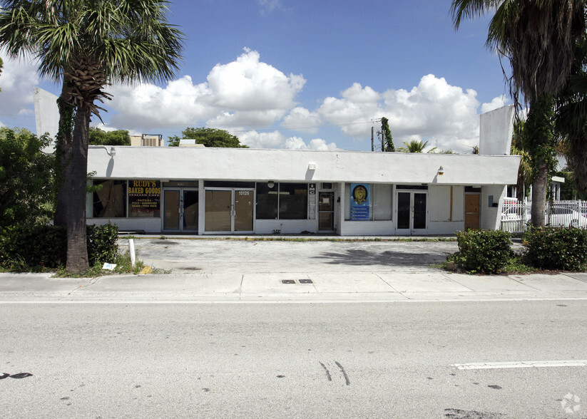 15120-15142 W Dixie Hwy, North Miami Beach, FL for sale - Primary Photo - Image 1 of 1