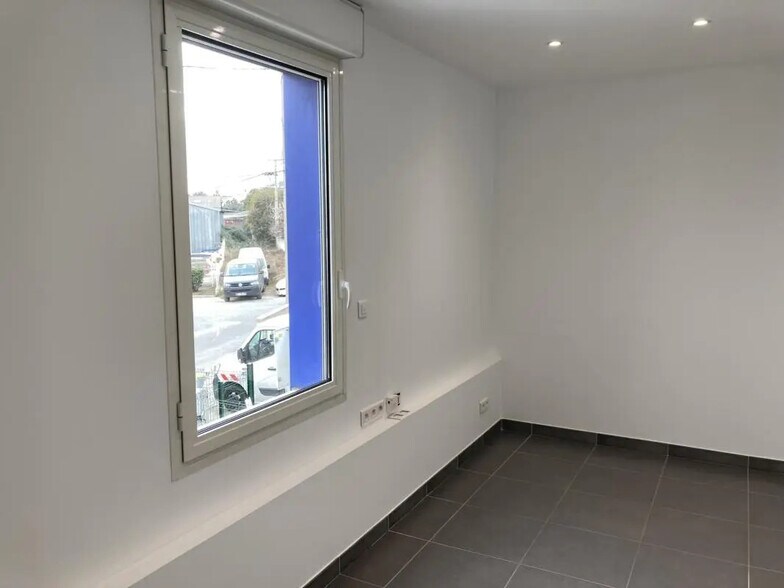 Flex in La Farlède for lease - Interior Photo - Image 3 of 6