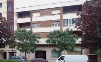 Plus de détails pour Multi-résidentiel à vendre