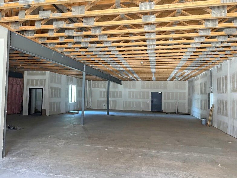 119 W Main St, Anthony, KS for sale - Interior Photo - Image 2 of 11