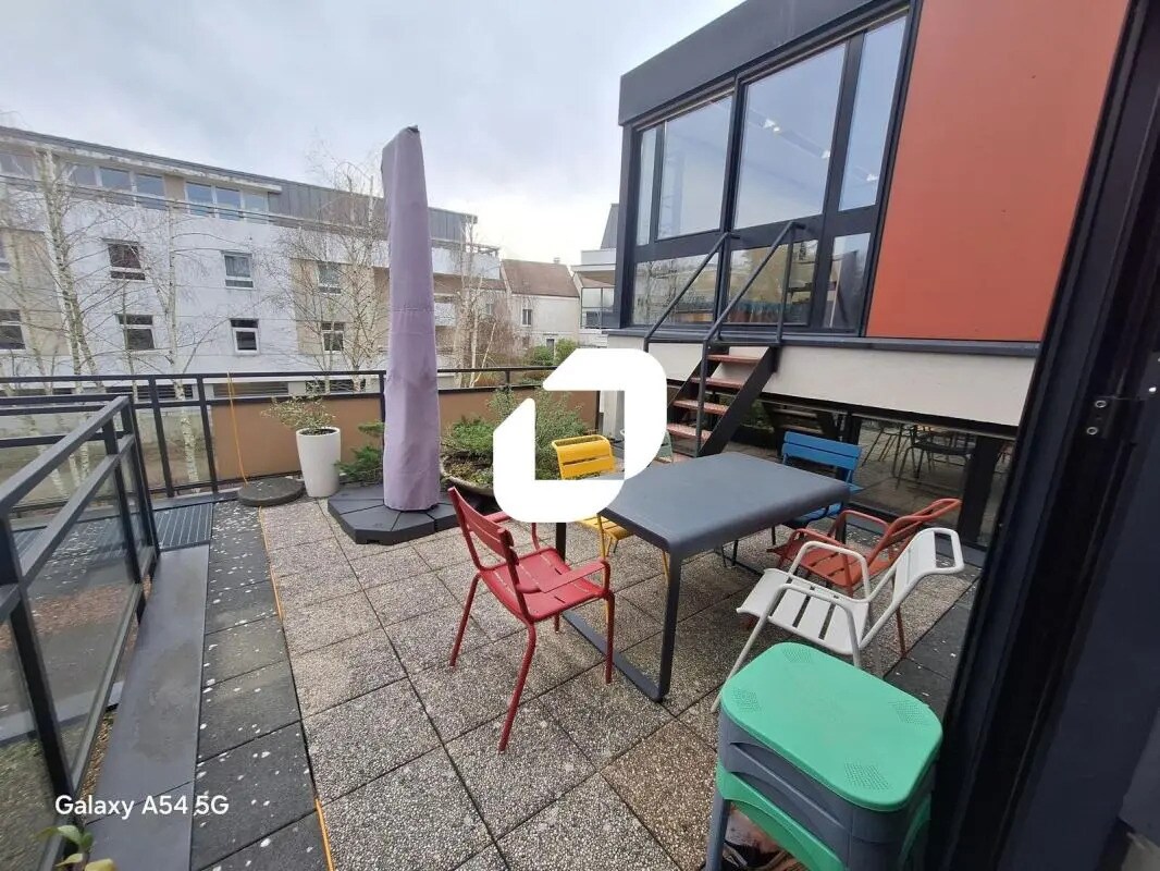 Office in Sèvres for lease Building Photo- Image 1 of 7