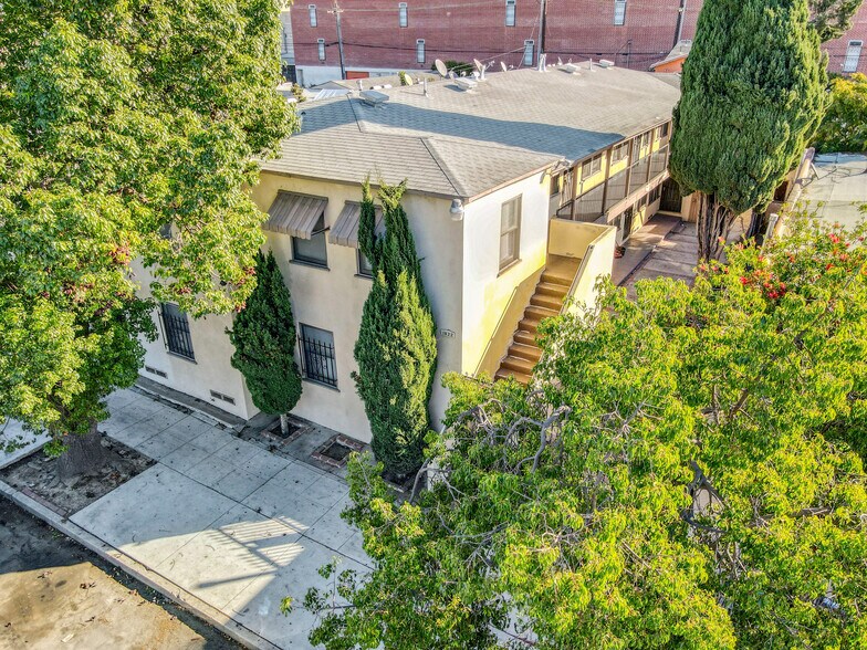 1922 Locust Ave, Long Beach, CA à vendre - Photo du bâtiment - Image 3 de 18