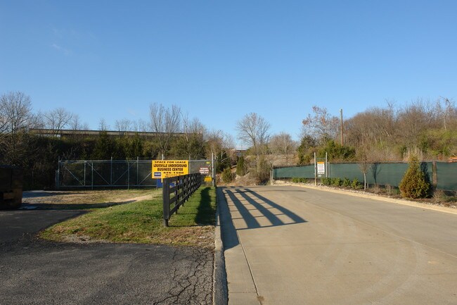 Plus de détails pour 1841 Taylor Ave, Louisville, KY - Industriel à louer