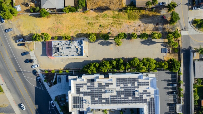 More details for 1565 N Santa Fe Ave, Vista, CA - Retail for Sale