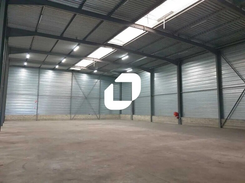 Bureau dans Vitry-sur-Seine à louer - Photo du bâtiment - Image 1 de 20