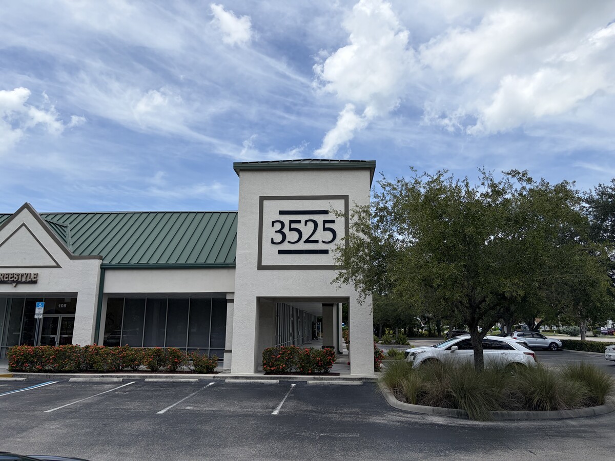 3525 Bonita Beach Rd SW, Bonita Springs, FL 34134 - Unit 110 - - Interior Photo - Image 2 of 4