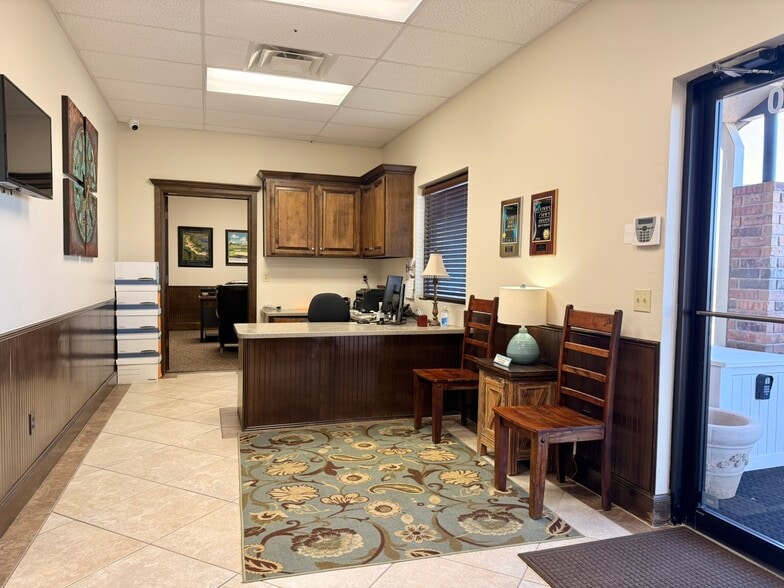 3560-3564 Macdonnell Dr, Norman, OK for lease - Interior Photo - Image 3 of 20
