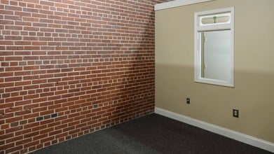 1021 S Main St, Greenville, SC à louer Photo intérieure- Image 1 de 4