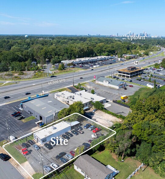 2619 Sharon Amity Rd, Charlotte, NC à vendre - Photo du bâtiment - Image 2 de 7