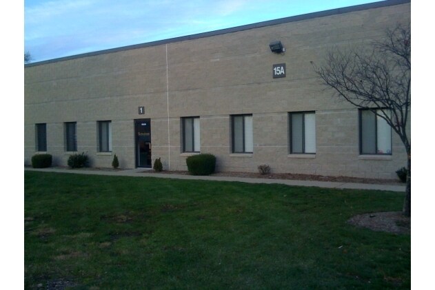 15A Melanie Ln, East Hanover, NJ à louer - Photo du bâtiment - Image 2 de 3