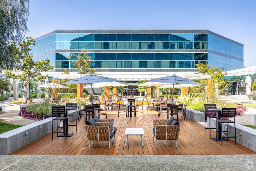 9655 Granite Ridge Dr, San Diego, CA for lease - Building Photo - Image 2 of 66