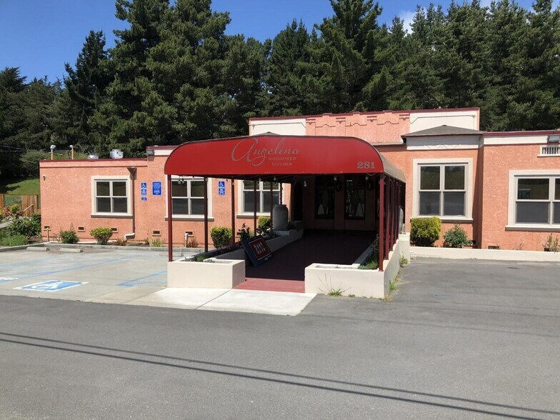 281 Fernbridge Dr, Fortuna, CA à vendre - Photo du bâtiment - Image 2 de 25