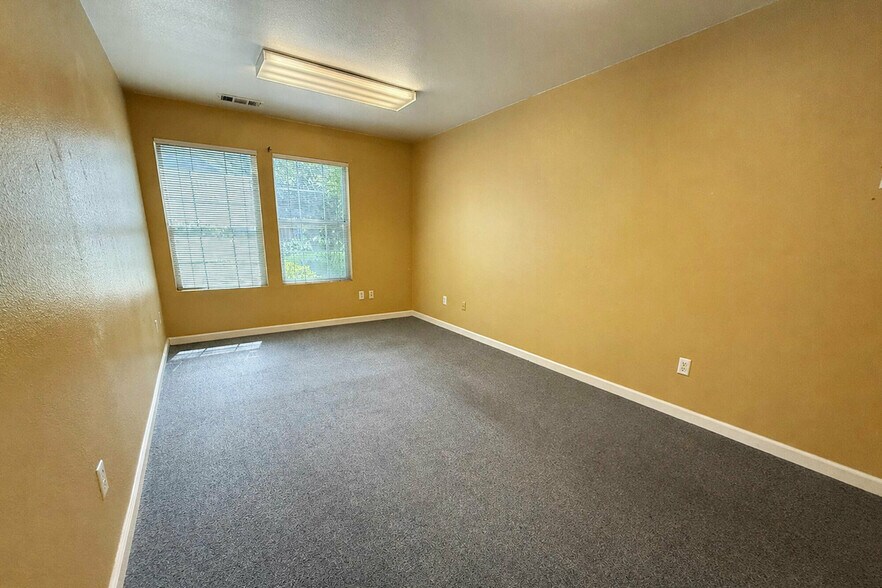 35 Heritage Ln, Chico, CA for lease - Building Photo - Image 2 of 4