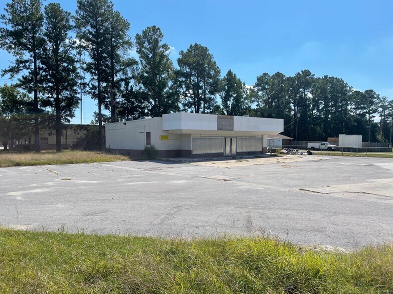 3 Aragona Blvd, Jacksonville, NC à vendre - Photo du bâtiment - Image 2 de 8