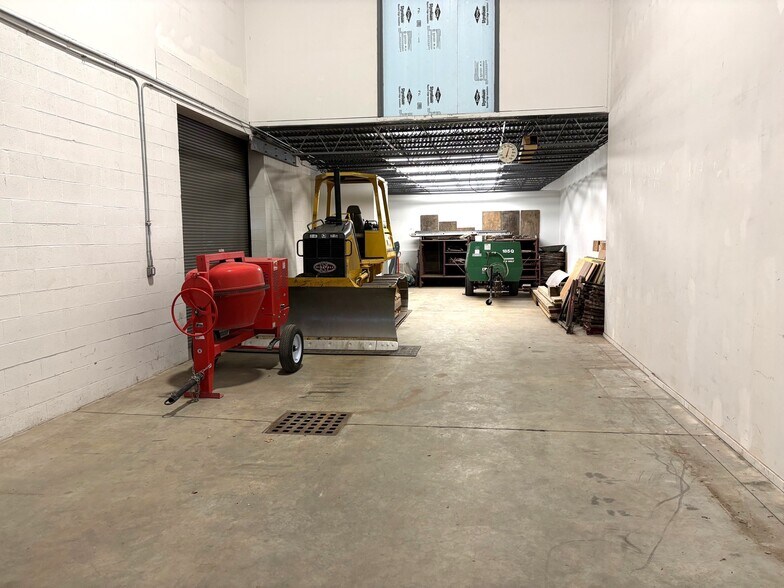 119 Hawley Rd, Oxford, CT à louer - Photo du bâtiment - Image 3 de 9