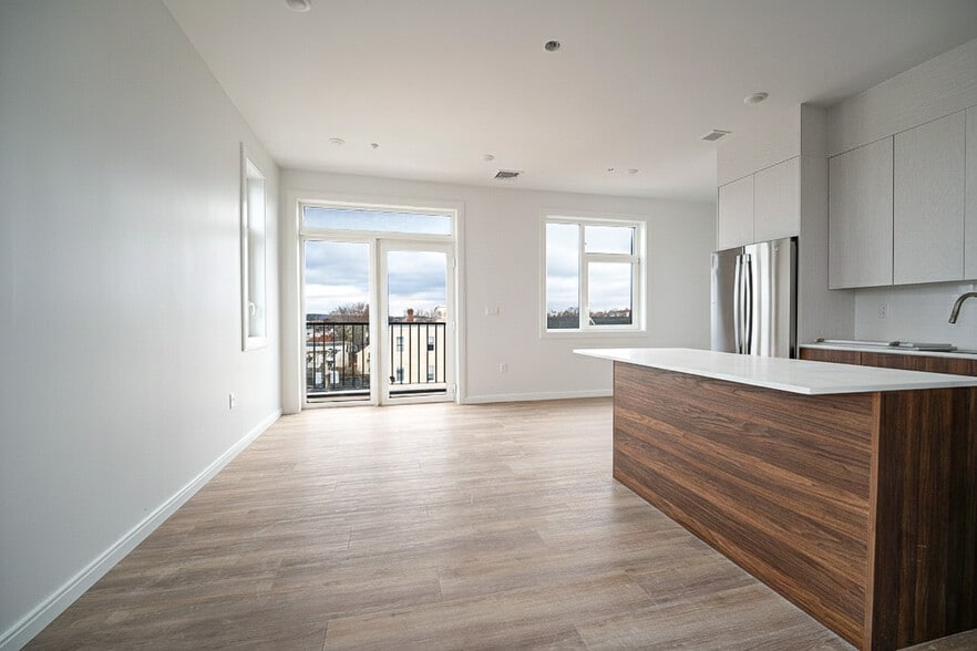 13 Warwick St, Somerville, MA for sale - Building Photo - Image 2 of 16