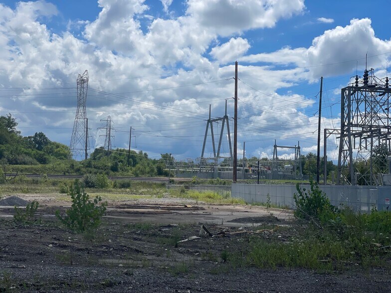 1047 Belmont Ave, Niles, OH à vendre - Photo du bâtiment - Image 3 de 4