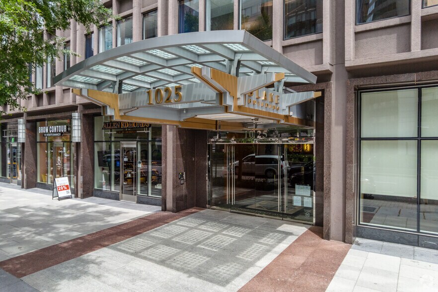 1025 Connecticut Ave NW, Washington, DC à louer - Photo du bâtiment - Image 2 de 14