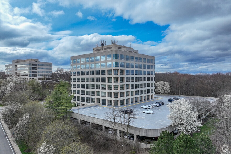 5700 Corporate Dr, Pittsburgh, PA for lease - Building Photo - Image 2 of 6