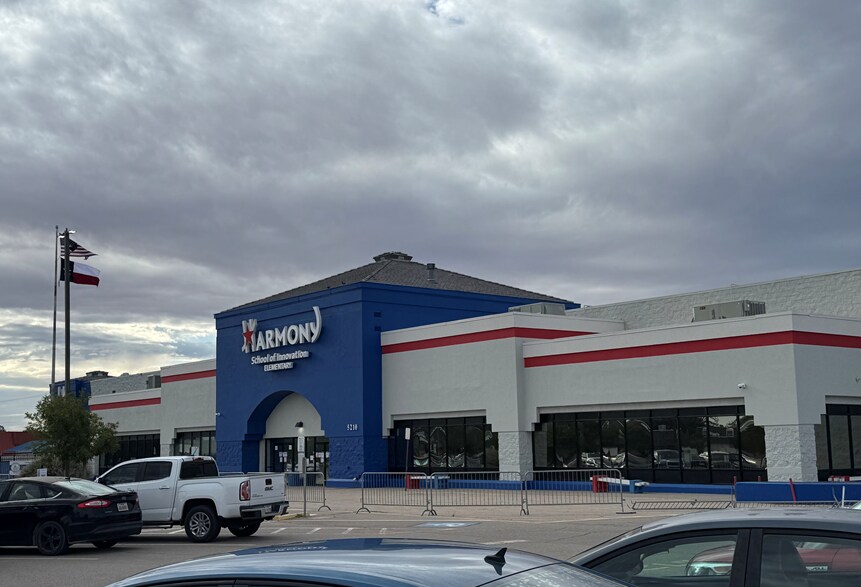 10060 Rushing Rd, El Paso, TX à louer - Photo du bâtiment - Image 3 de 7