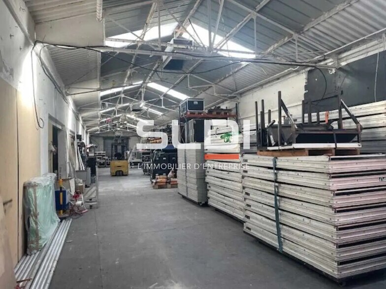 Flex in Villeurbanne for lease - Interior Photo - Image 1 of 6