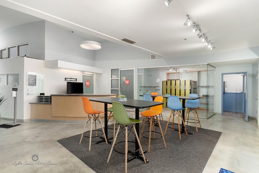 2611 F St, Bakersfield, CA for lease - Building Photo - Image 3 of 12