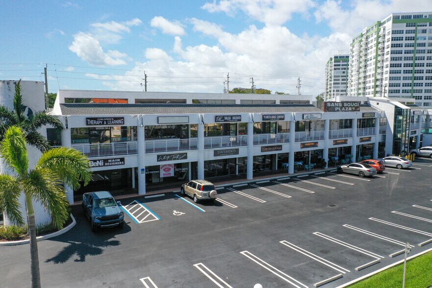 2104-2150 NE 123rd St, North Miami, FL à louer - Photo du bâtiment - Image 2 de 6