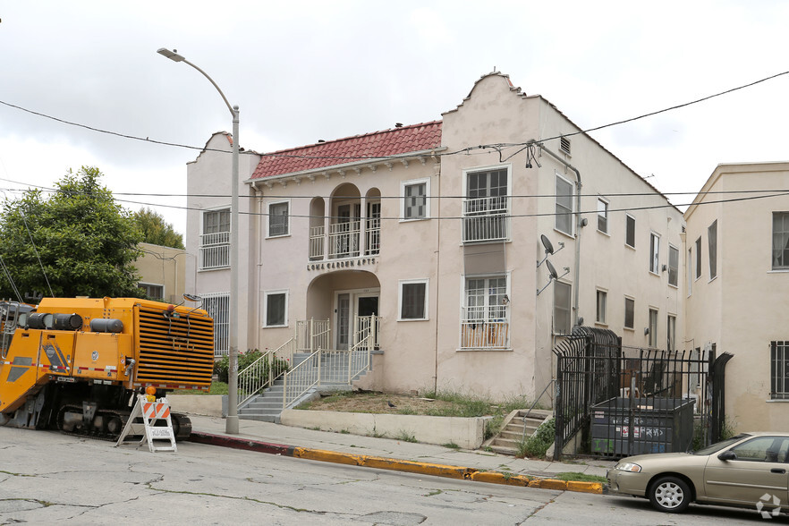 392 Loma Dr, Los Angeles, CA for sale - Primary Photo - Image 1 of 1