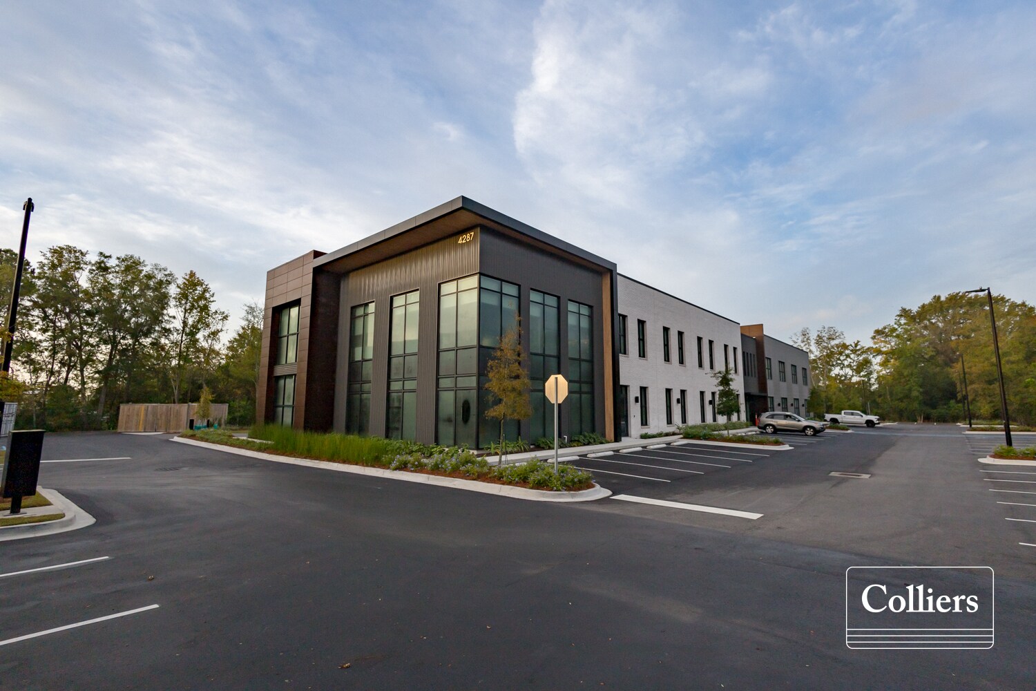 4287 Spruill Ave, North Charleston, SC à vendre Photo du bâtiment- Image 1 de 1