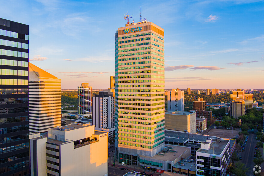 10303 Jasper Ave NW, Edmonton, AB à louer - Photo du bâtiment - Image 3 de 6