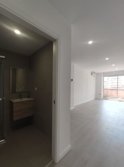 Office in Martorell, Barcelona for lease - Interior Photo - Image 2 of 4