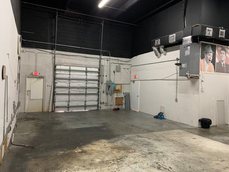 8125 NW 74th Ave, Medley, FL à vendre - Photo du bâtiment - Image 2 de 11