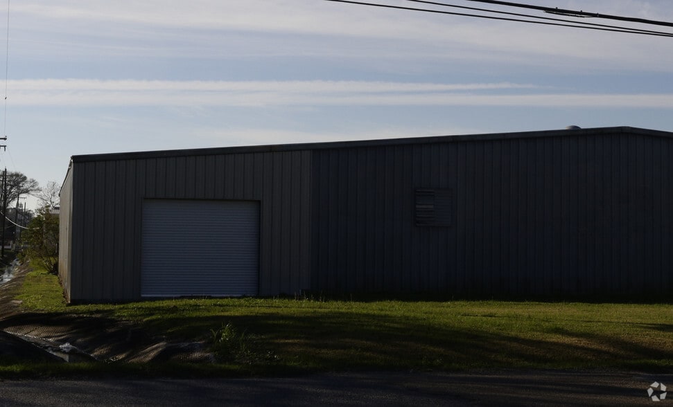 1916 S Philippe Ave, Gonzales, LA for lease - Building Photo - Image 3 of 11