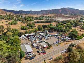 Plus de détails pour 2025 Harbison Canyon Rd, El Cajon, CA - Vente au détail à vendre