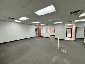 8252 Darrow Rd, Twinsburg, OH for lease Building Photo- Image 2 of 2