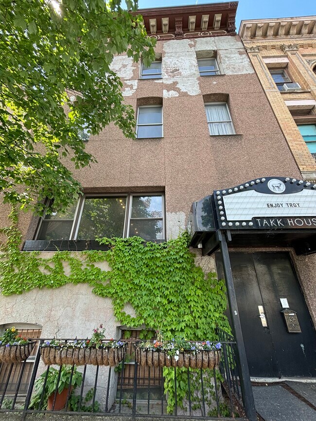 More details for 55 3rd St, Troy, NY - Specialty for Sale