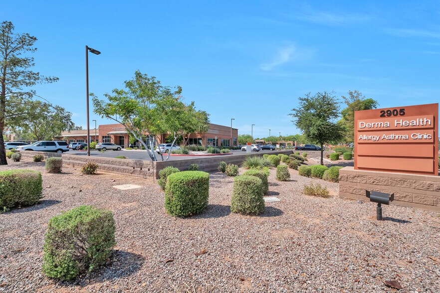 2905 W Warner Rd, Chandler, AZ à louer - Photo du bâtiment - Image 2 de 13
