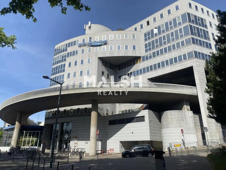 Bureau dans Lyon à louer - Photo du bâtiment - Image 1 de 11