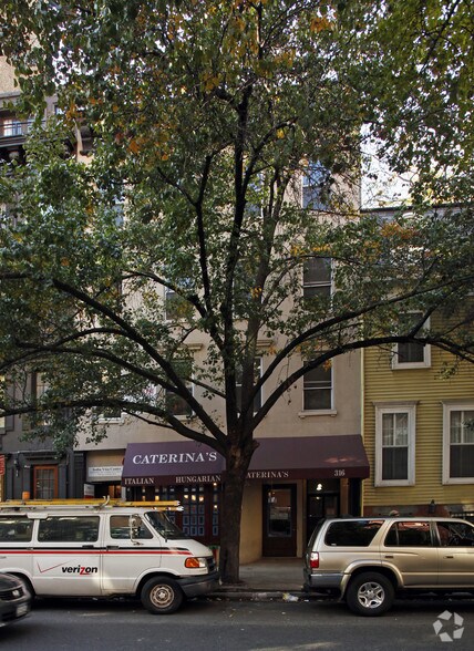 316 E 53rd St, New York, NY à louer - Photo du bâtiment - Image 3 de 8