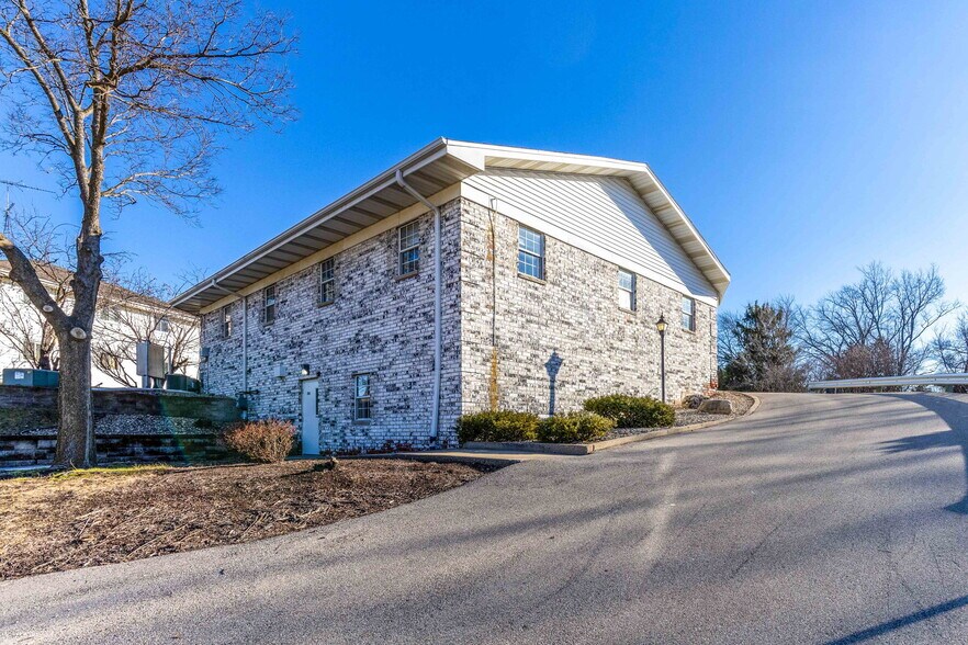 306 McHenry St, Burlington, WI à louer - Photo du bâtiment - Image 1 de 4
