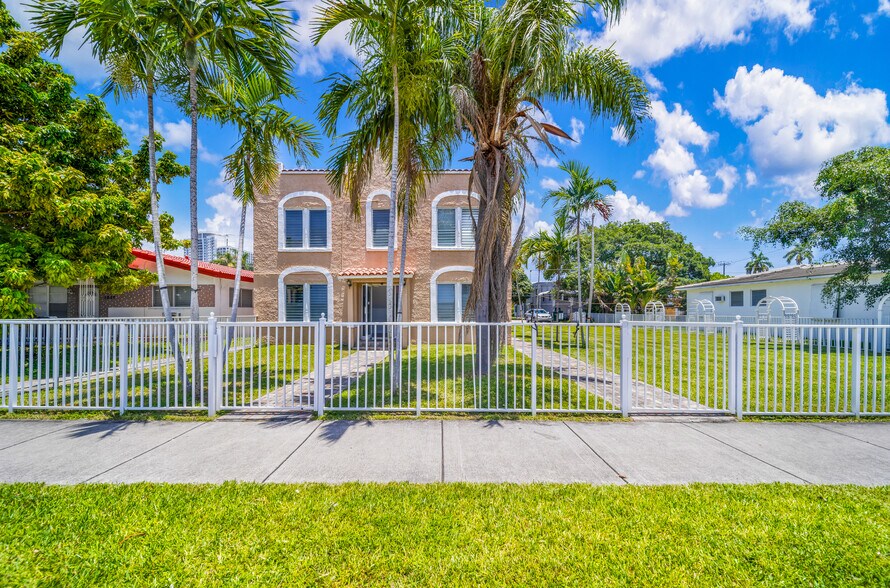 1621 Van Buren St, Hollywood, FL à vendre - Photo du bâtiment - Image 1 de 31