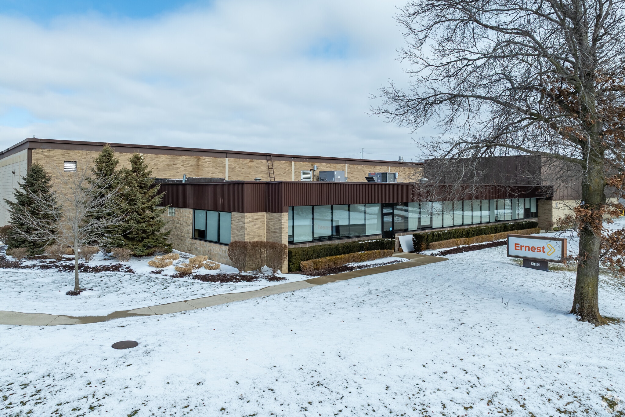 23800 Research Dr, Farmington Hills, MI for lease Primary Photo- Image 1 of 6