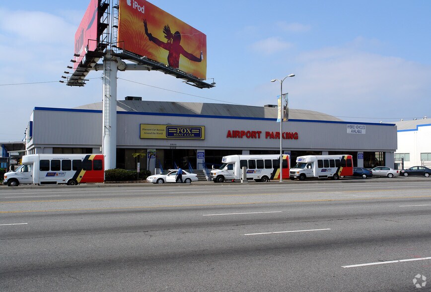 5500 W Century Blvd, Los Angeles, CA à louer - Photo du bâtiment - Image 3 de 9
