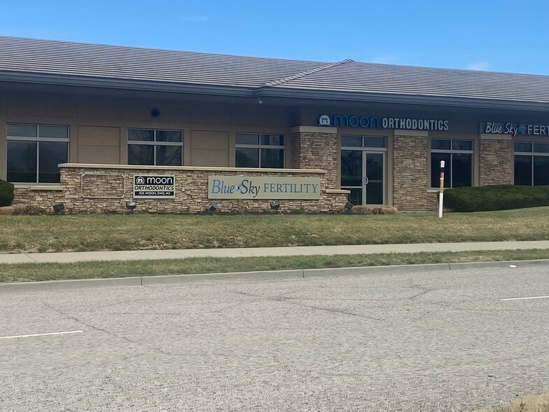 14241-14257 Metcalf Ave, Overland Park, KS for lease - Building Photo - Image 3 of 7