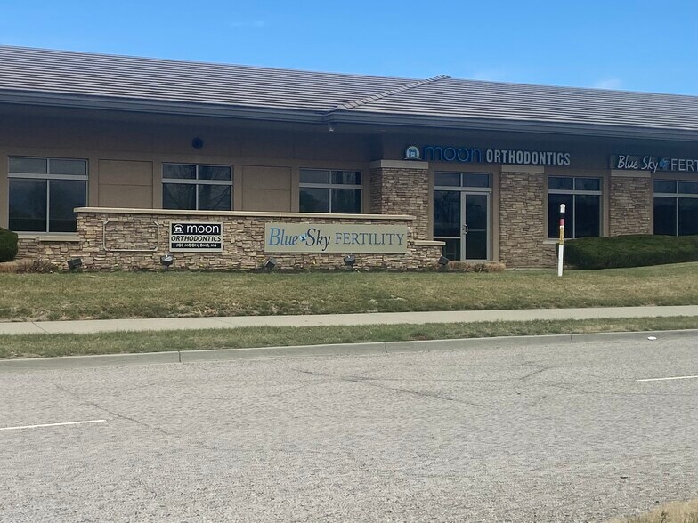 14241-14257 Metcalf Ave, Overland Park, KS à louer - Photo du bâtiment - Image 3 de 7