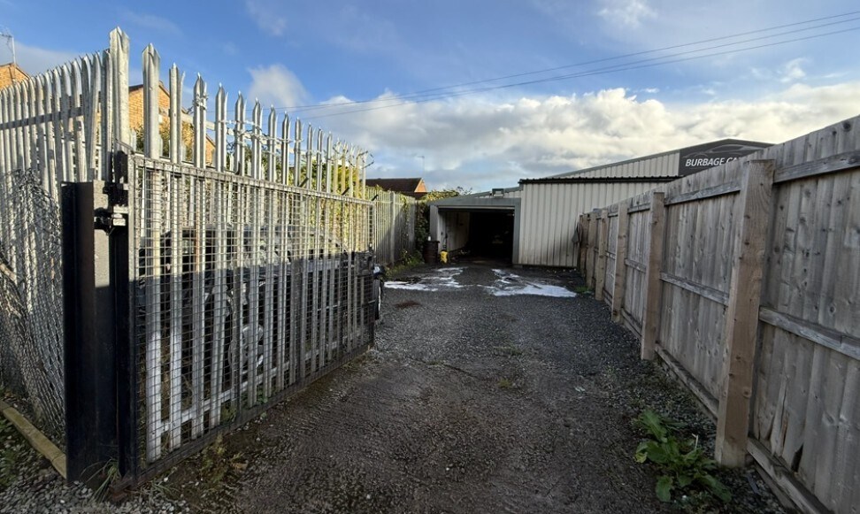 Sapcote Rd, Hinckley à louer - Photo du bâtiment - Image 2 de 2