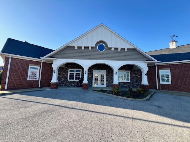 327 2nd St, Henderson, KY à louer - Photo du bâtiment - Image 1 de 5
